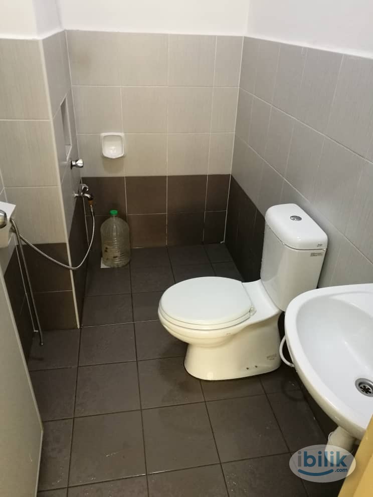 RM400 All Negotiable Kulai indahpura,fully furnish mediumroom and include bill - Image 4