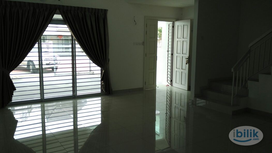 Great quality with private 🛁bathroom,Master Room at Damai Residences, Kota Kemuning - Image 3