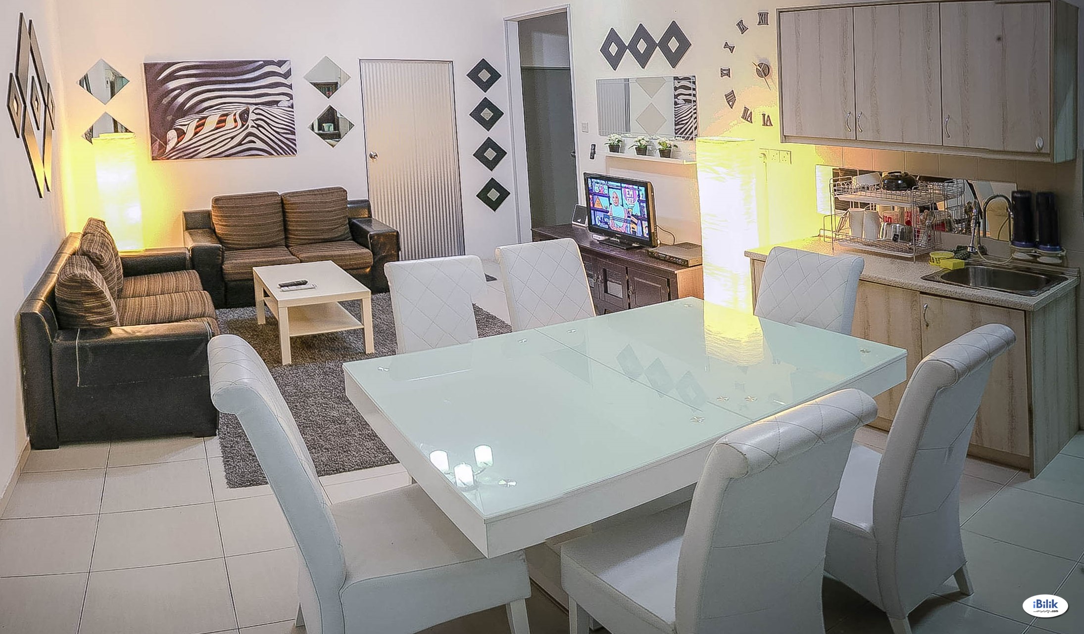 Fully Furnished Middle Room at Suria Jelatek Residence, Ampang Hilir, KLCC - Image 1