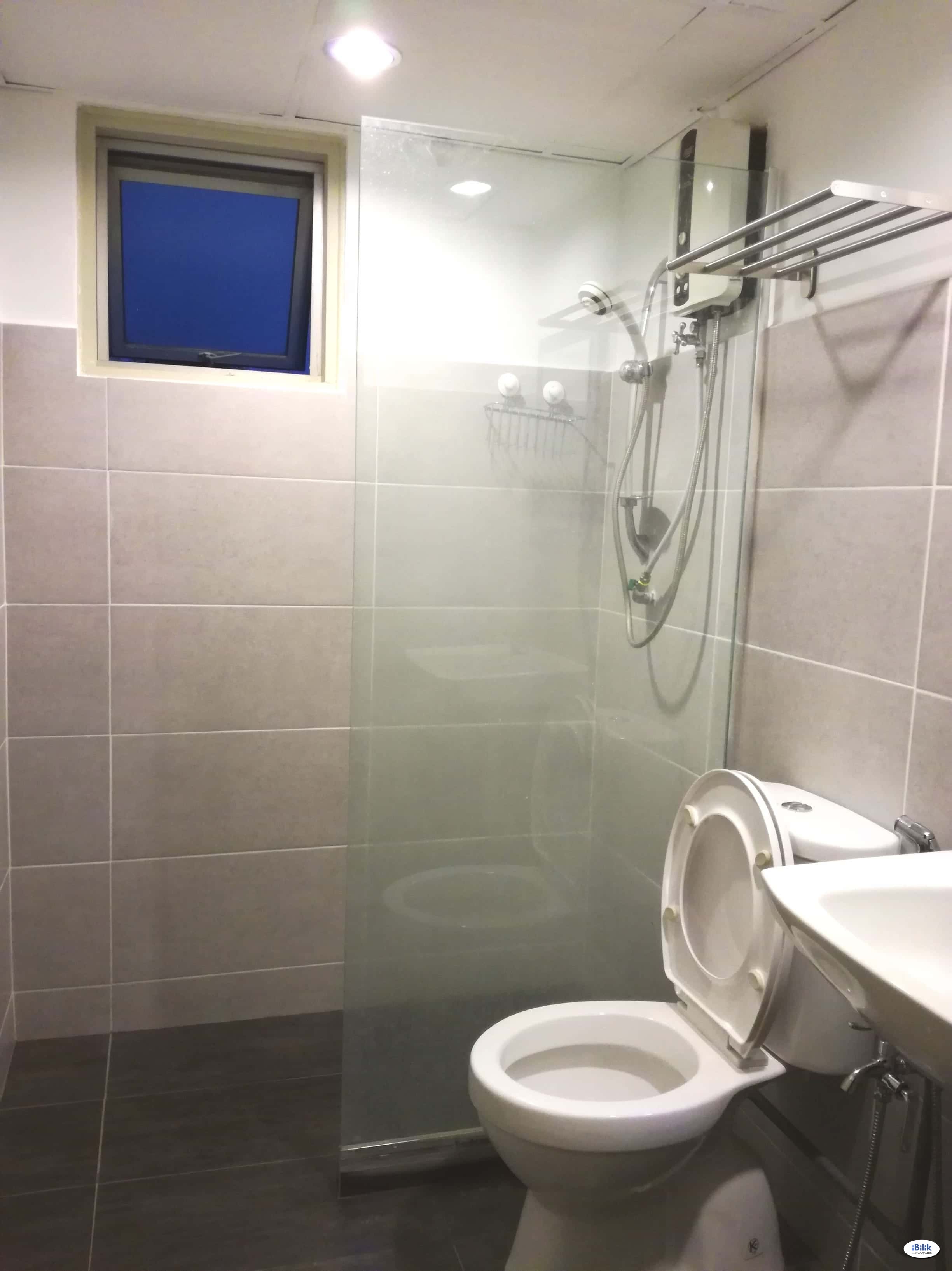 Middle Room at Bangsar, Kuala Lumpur - Image 1