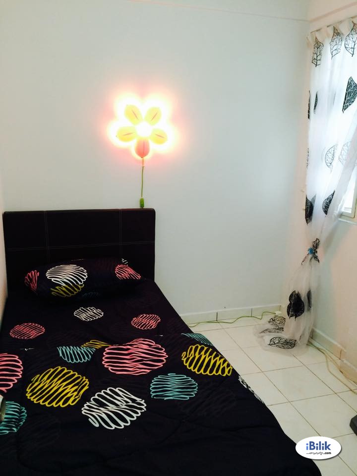Middle Room at Bukit Beruntung, Rawang - Image 2