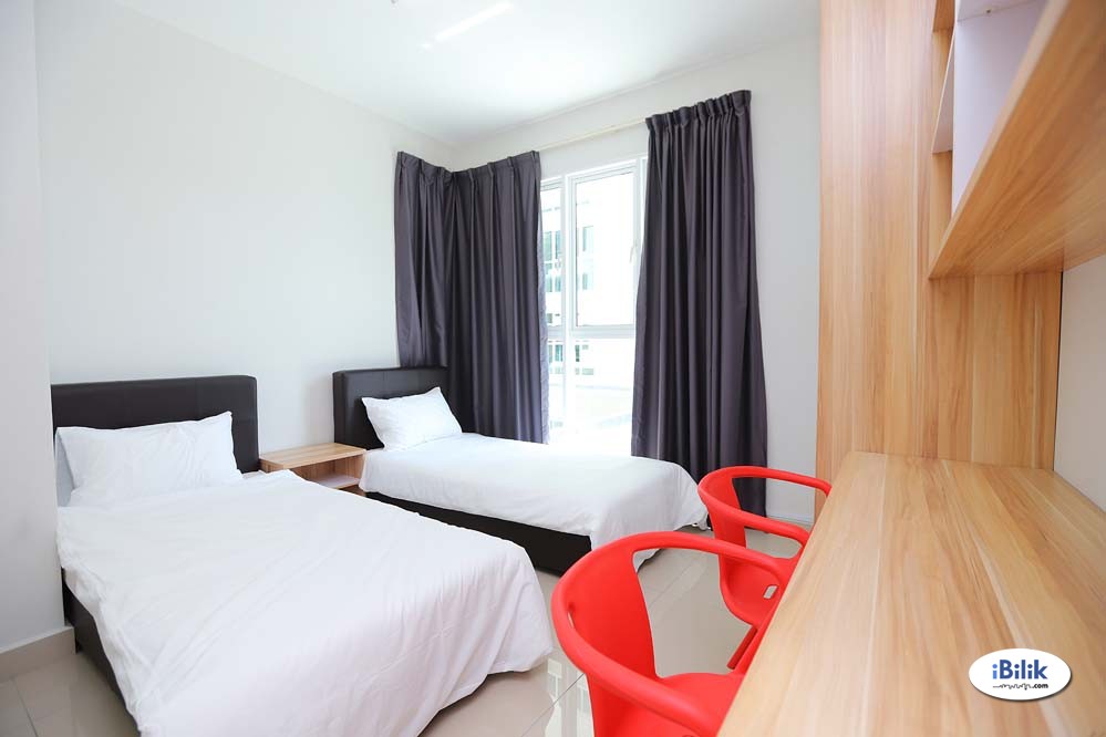 Master Room at The Oak UniSuites Ara Damansara - Image 1