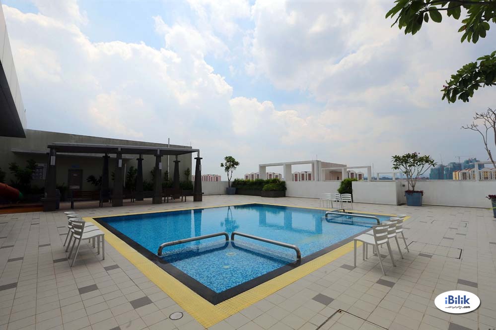 Master Room at The Oak UniSuites Ara Damansara - Image 4