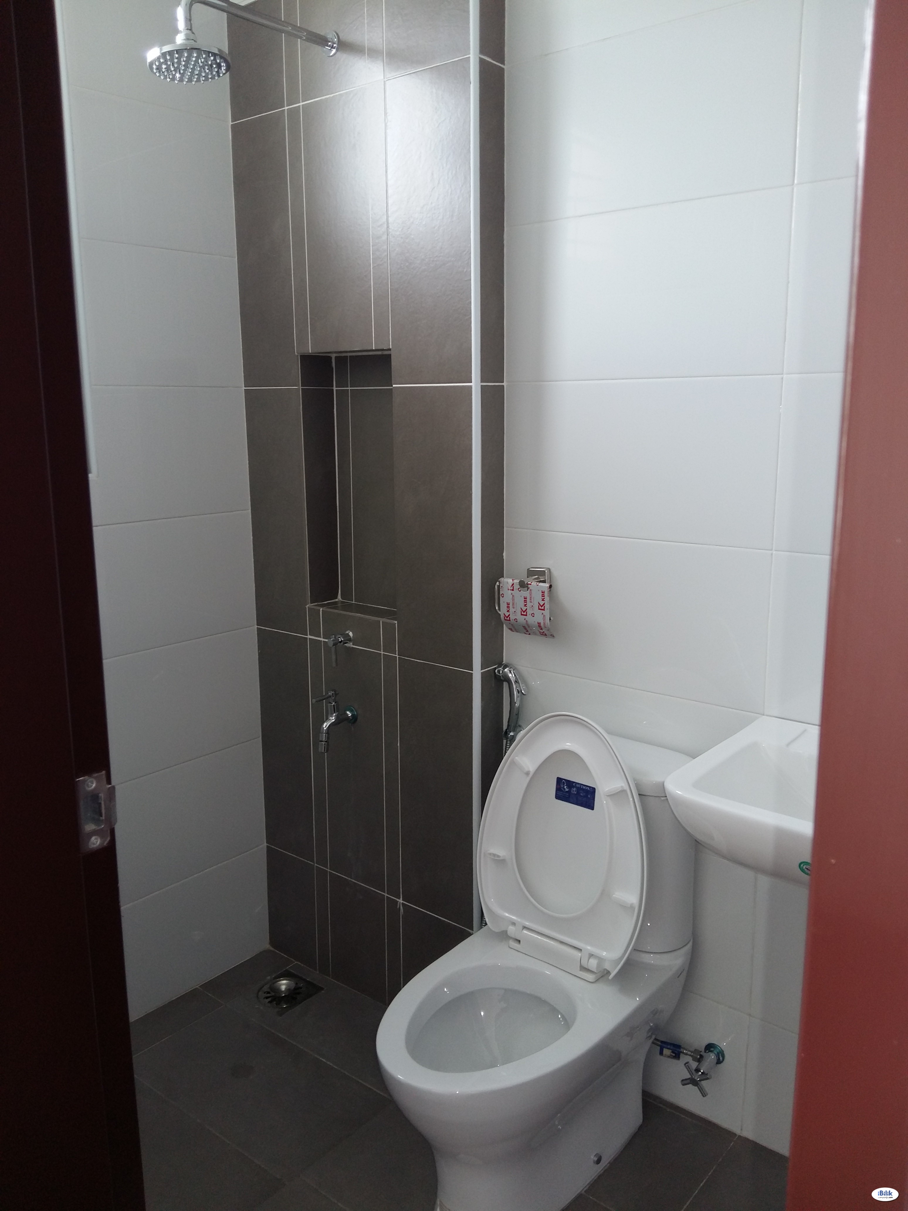 Big Medium Room(All Female House(Own Bathroom+Wifi+Utility+24Hrs Security) At Alam Impian, Shah Alam - Image 2