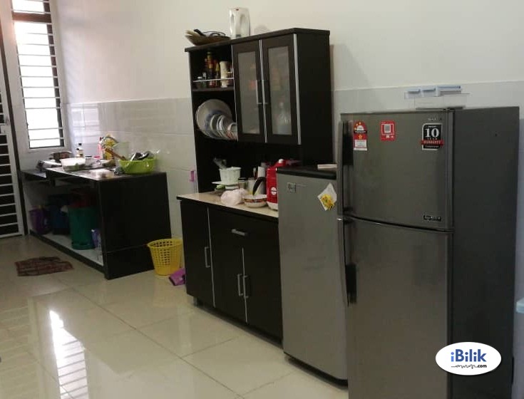 Big Medium Room(All Female House(Own Bathroom+Wifi+Utility+24Hrs Security) At Alam Impian, Shah Alam - Image 3