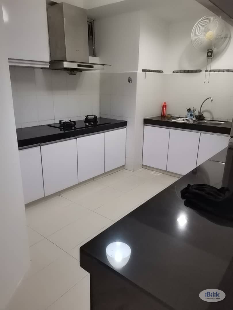 Middle Room kl sunway velocity mytown ekocheras mrt lrt taman pertama female - Image 3