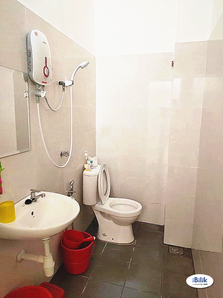 Middle Room kl sunway velocity mytown ekocheras mrt lrt taman pertama female - Image 1