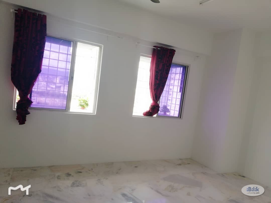 Middle Room kl sunway velocity mytown ekocheras mrt lrt taman pertama female - Image 2