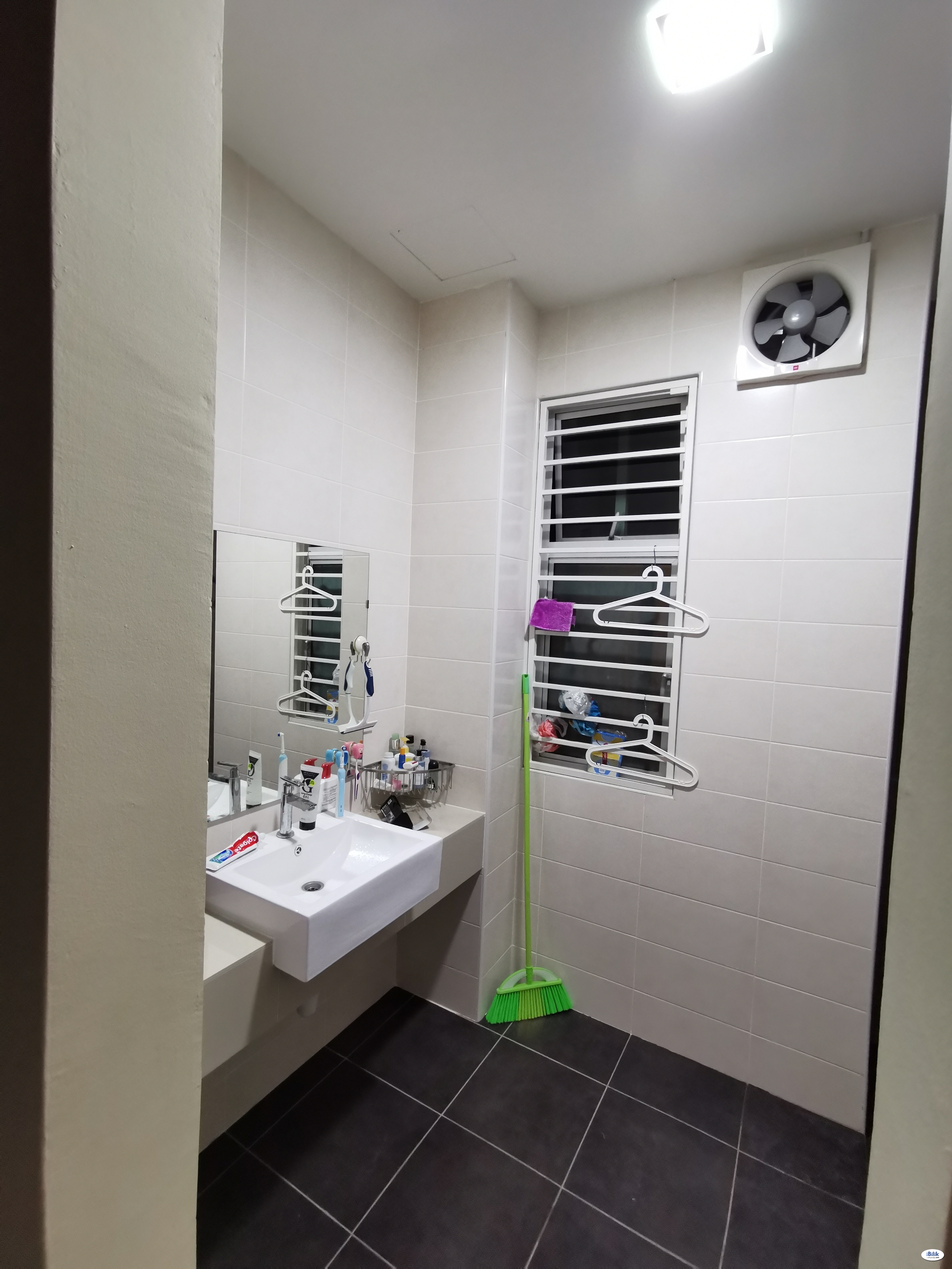 (MUST View) Room at Bukit Rimbayu (Chimes), next to Mahsa BSP campus - Image 1