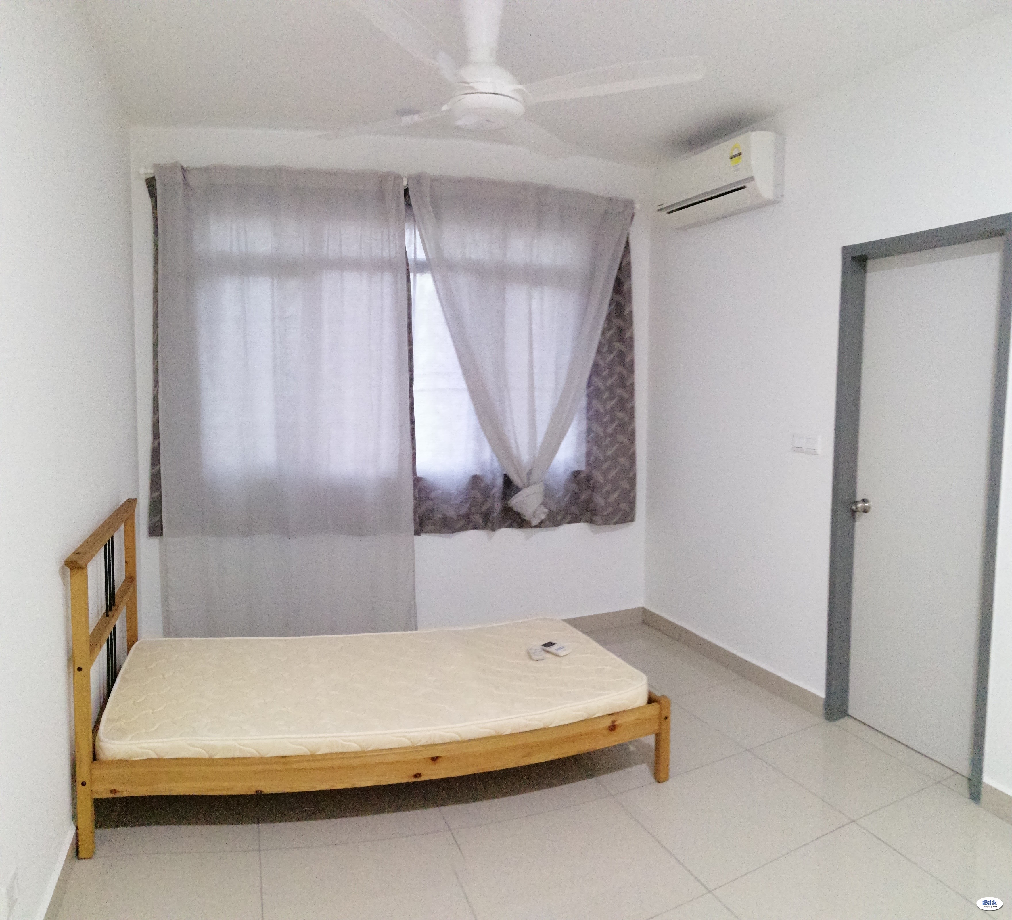 Middle Room at V-Residensi 2, Shah Alam - Image 1