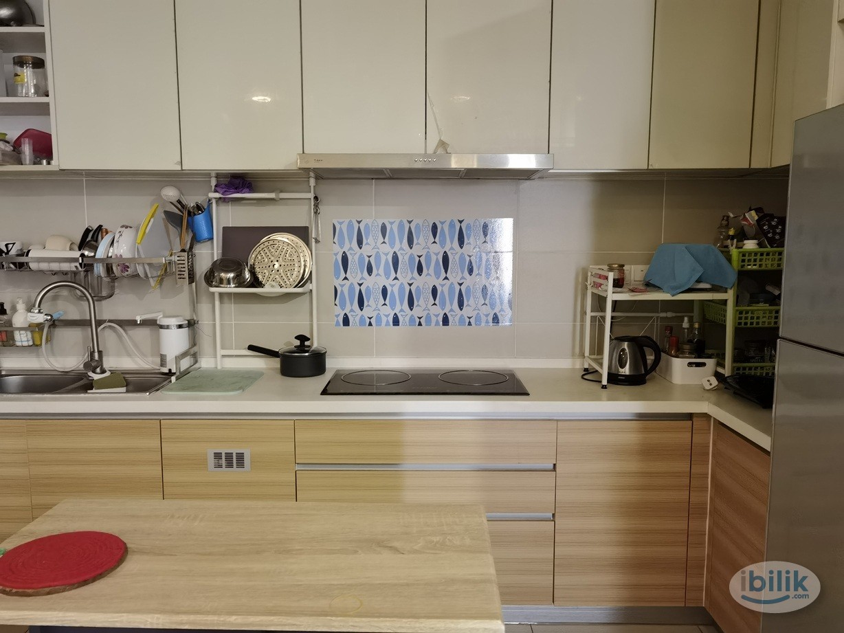 Middle Room at V-Residensi 2, Shah Alam - Image 4