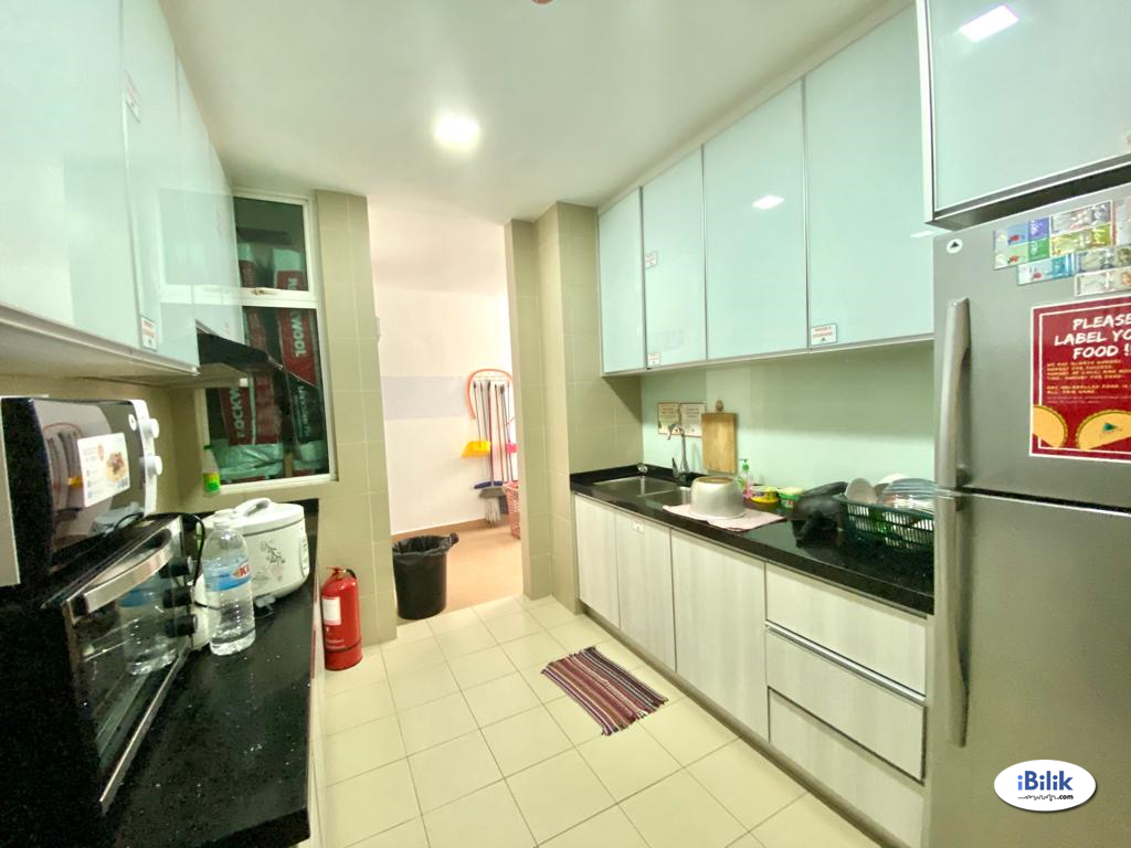 Single Room with Balcony for Rent at Taragon Puteri YKS, KLCC - Image 3