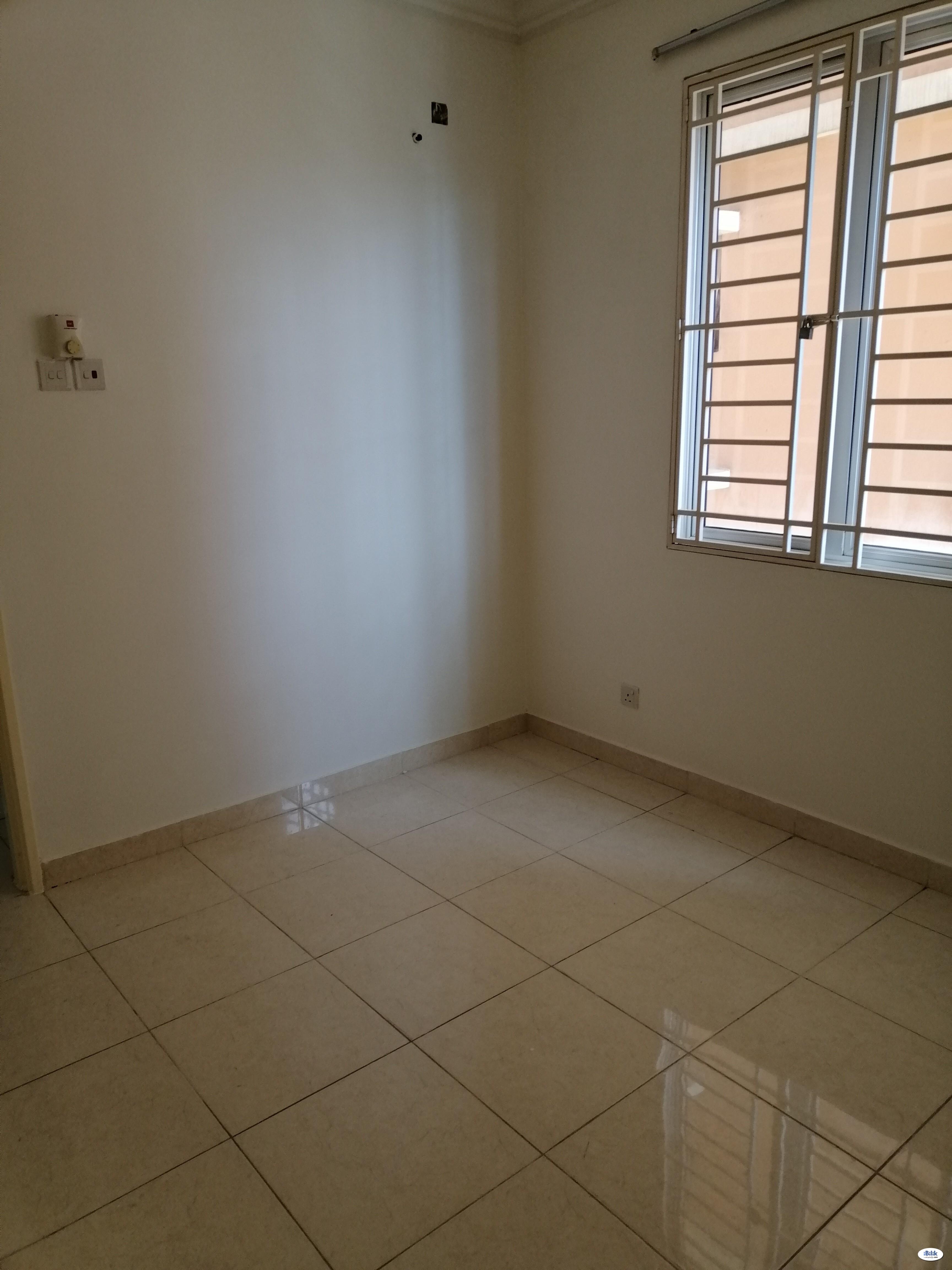PV6 Condo- 2 Big Single Rooms and 1 Car Park for Rent - Image 2