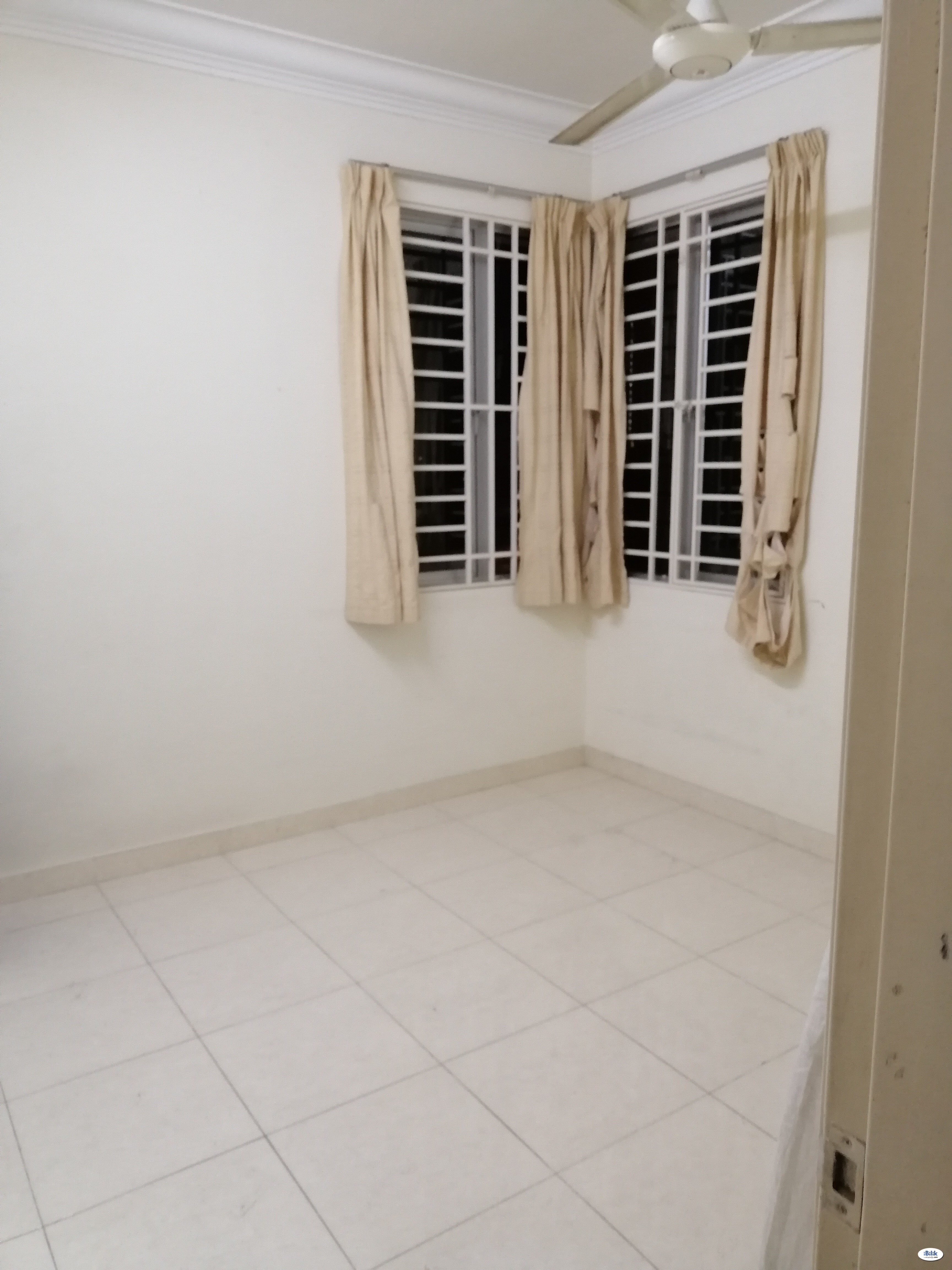 PV6 Condo- 2 Big Single Rooms and 1 Car Park for Rent - Image 3