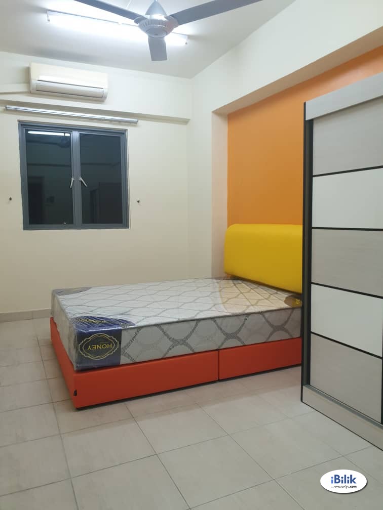 Medium Room C/W Bed For Rent at D'alamanda Condo (Near Maluri LRT/MRT Station) (Walking Distance to Sunway Velocity  - Image 1