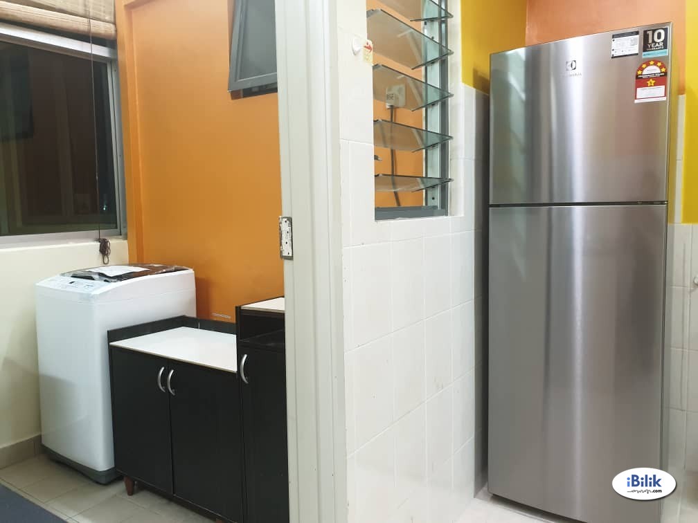 Medium Room C/W Bed For Rent at D'alamanda Condo (Near Maluri LRT/MRT Station) (Walking Distance to Sunway Velocity  - Image 2