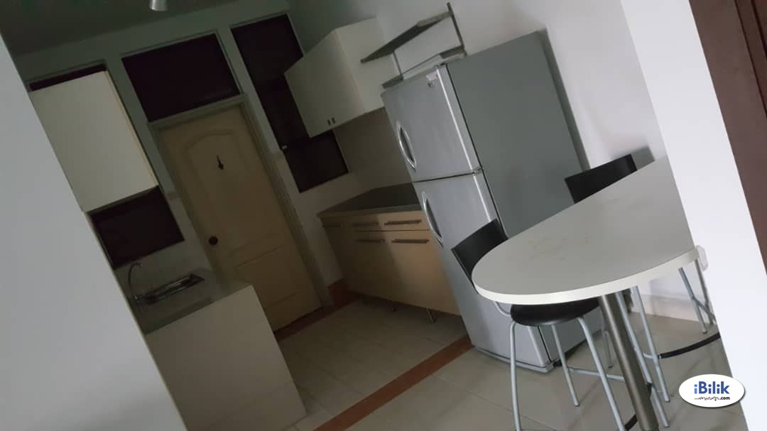 Middle Room at Pelangi Utama, Bandar Utama - Image 3