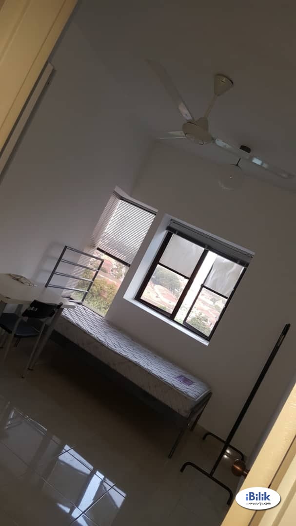 Middle Room at Pelangi Utama, Bandar Utama - Image 4