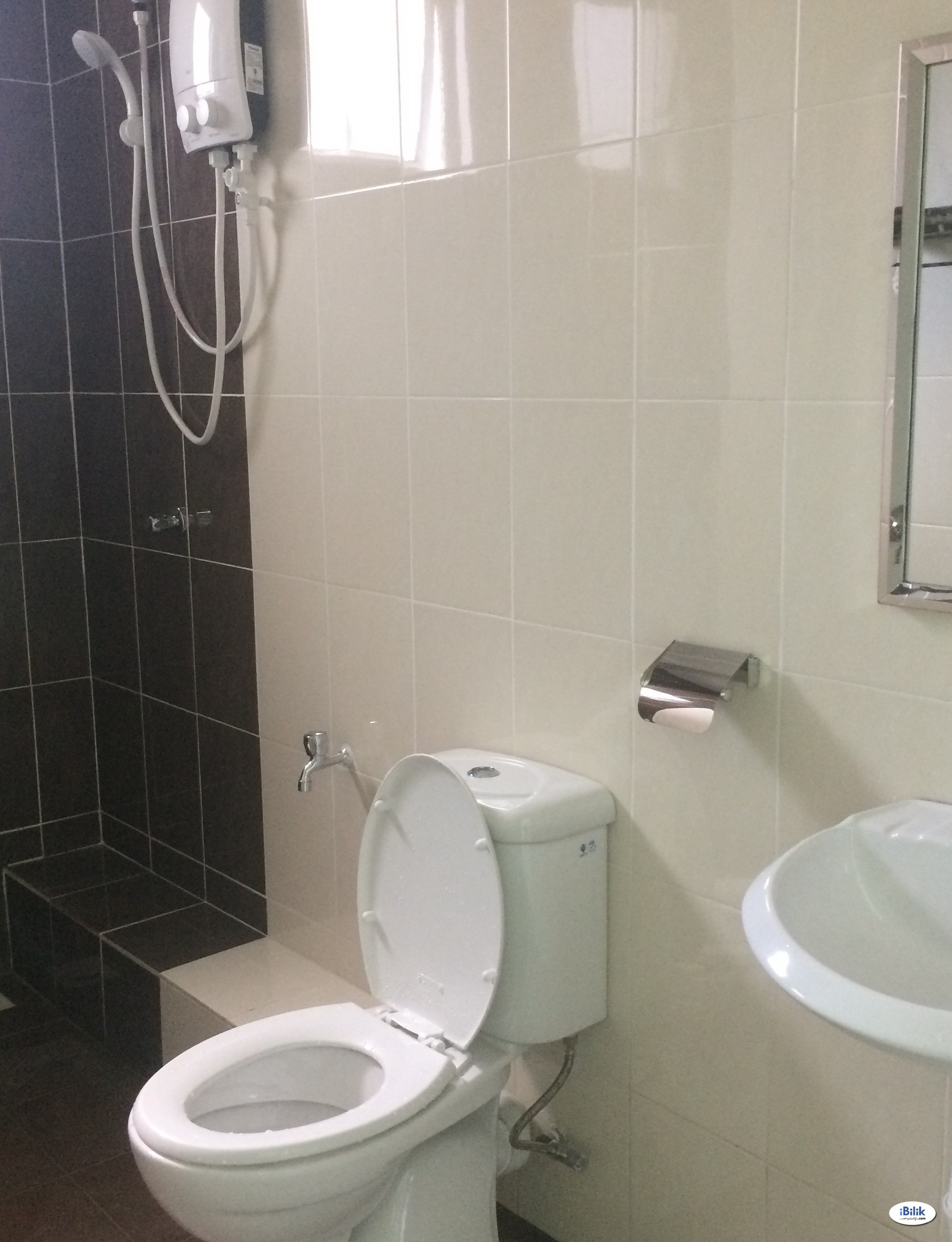 Cozy Room at Maple Residence, Butterworth  - Image 2