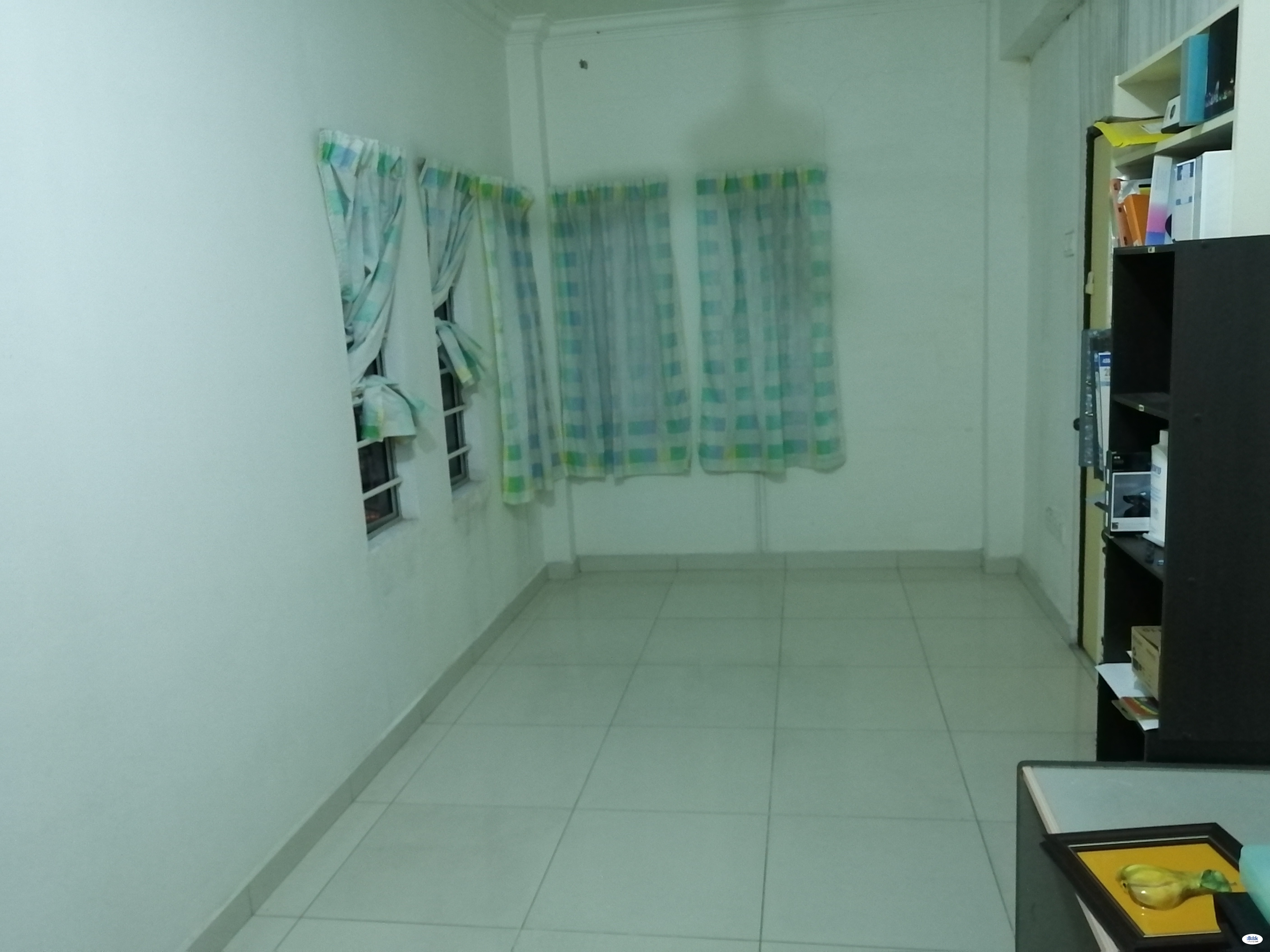 Middle Room at Taman Muda, Pandan - Image 1