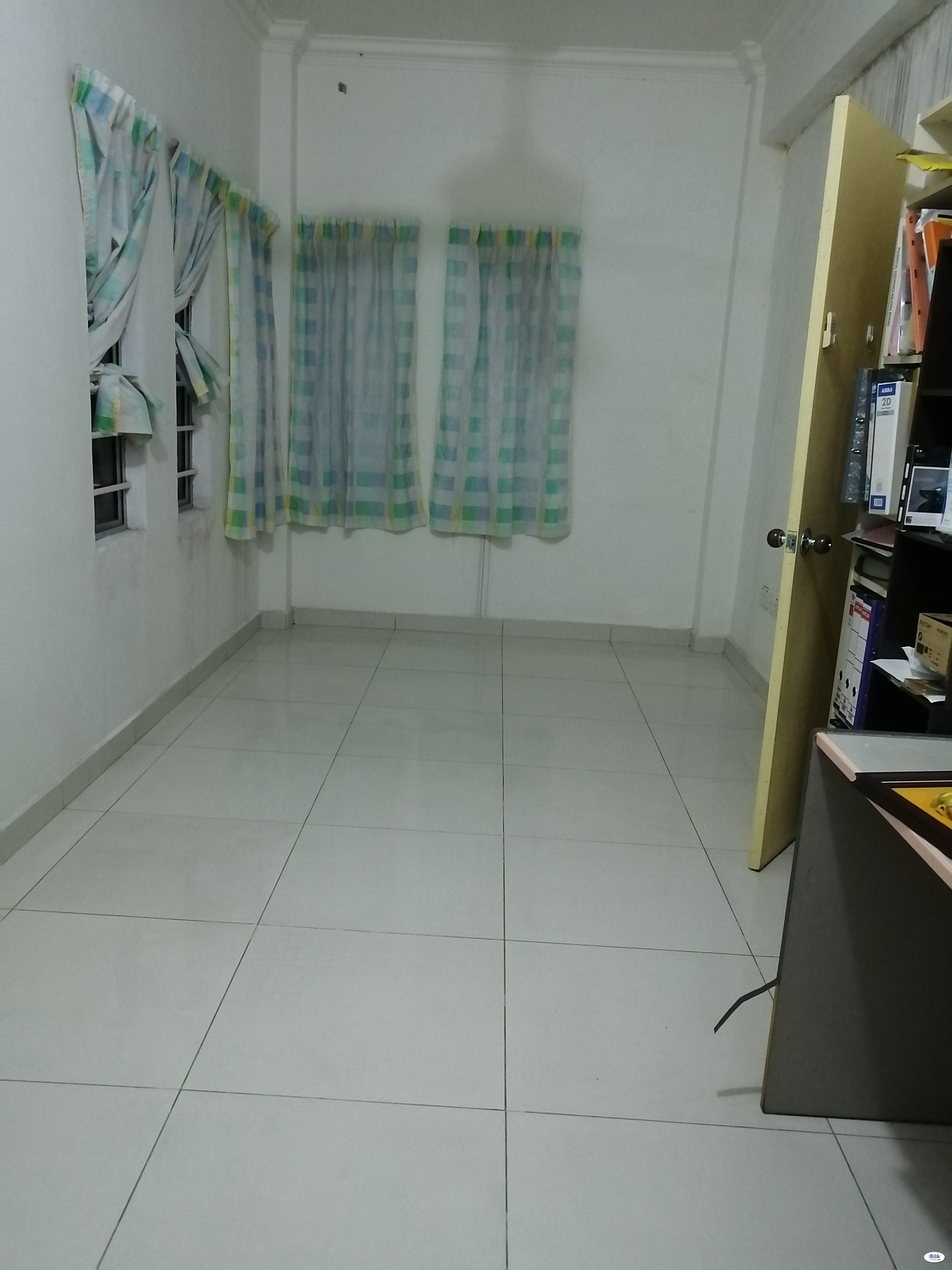 Middle Room at Taman Muda, Pandan - Image 3