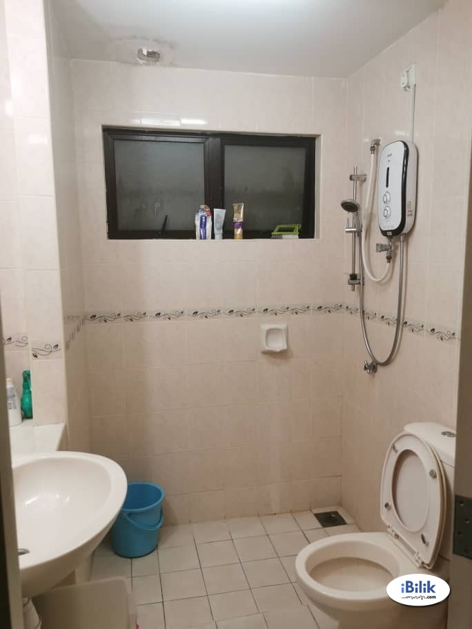 Middle Room at Bandar Utama, Petaling Jaya - Image 2