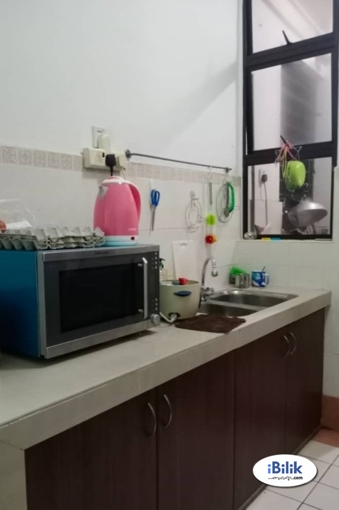 Middle Room at Pelangi Utama, Bandar Utama - Image 3