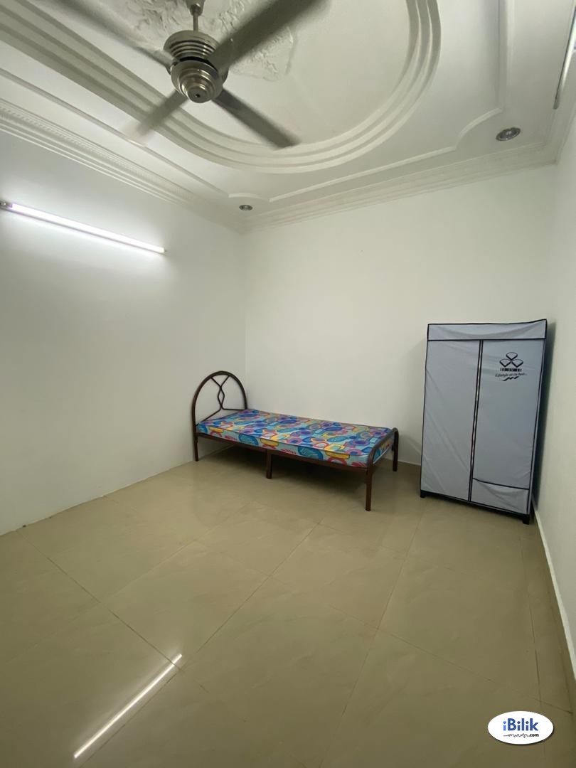 ( ZERO DEPOSIT ) Middle Room at SS2, Petaling Jaya Near LRT Station with WIFI - Image 1