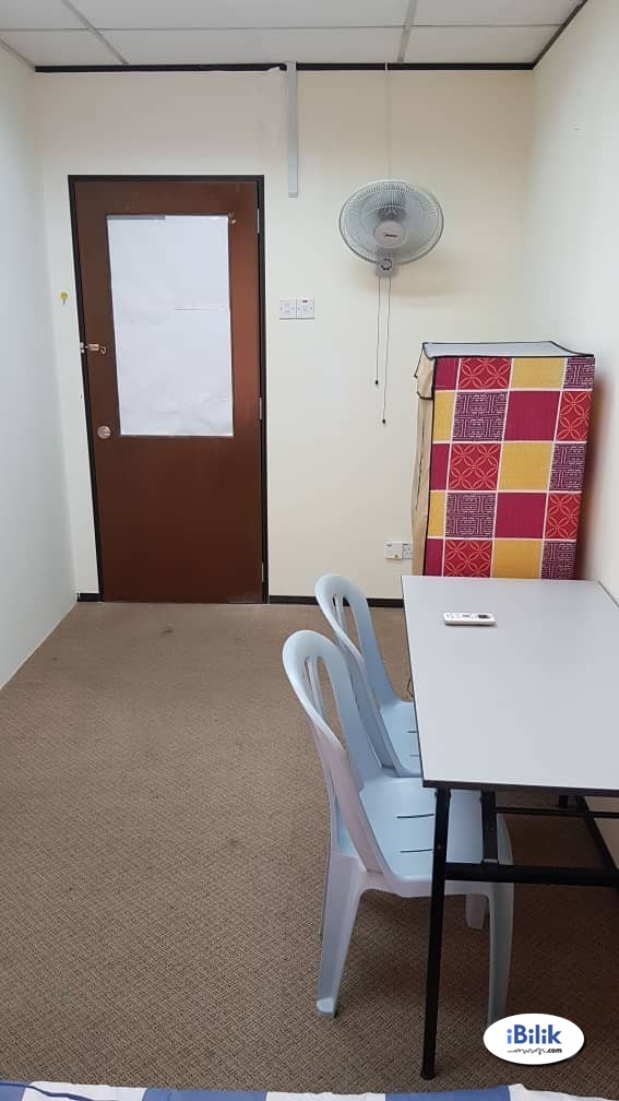 Limited Room. ?‍♂️ to MRT Station. Middle Room at Bandar Utama - Image 2