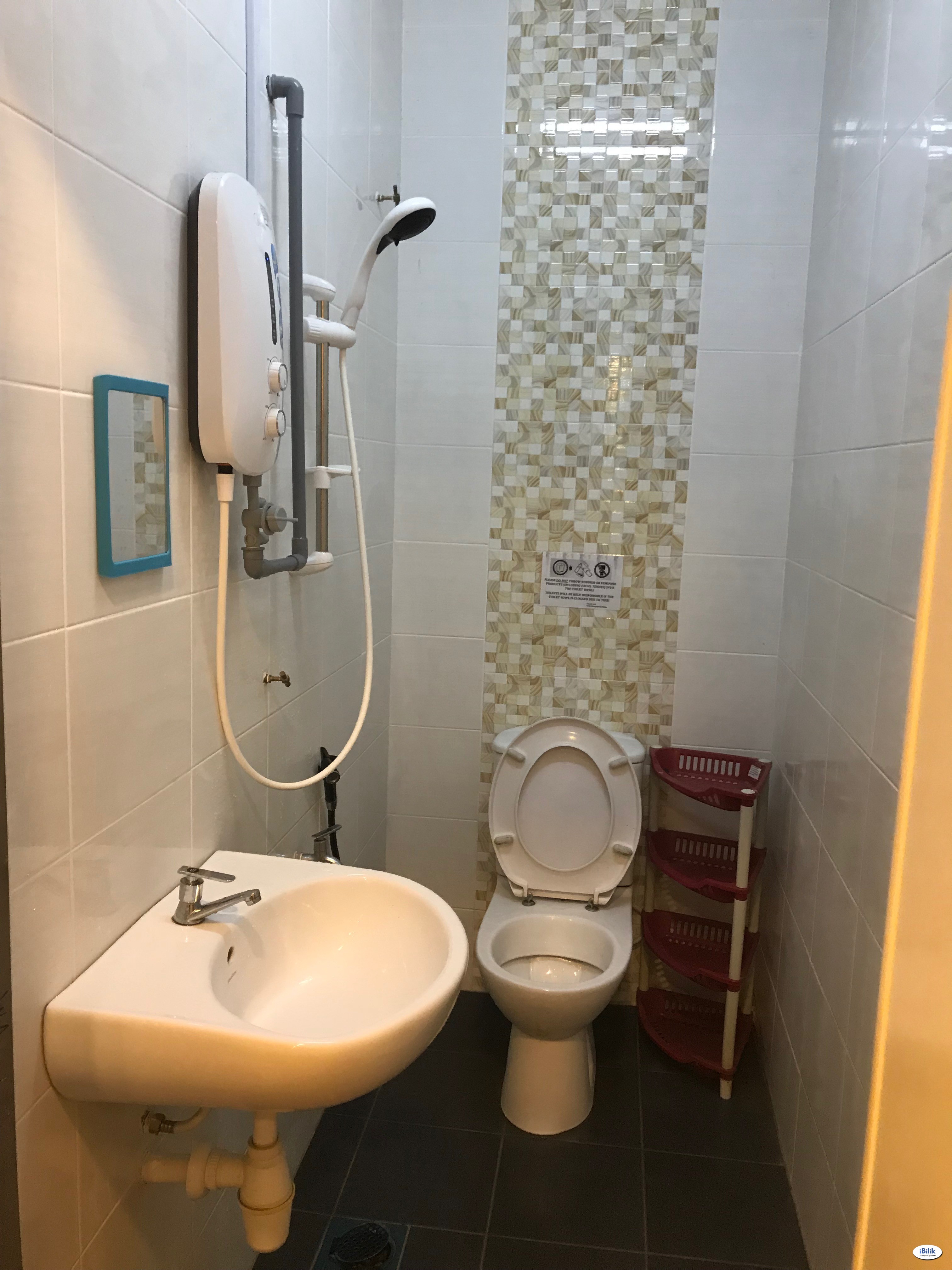 Limited Room. ?‍♂️ to MRT Station. Middle Room at Bandar Utama - Image 4