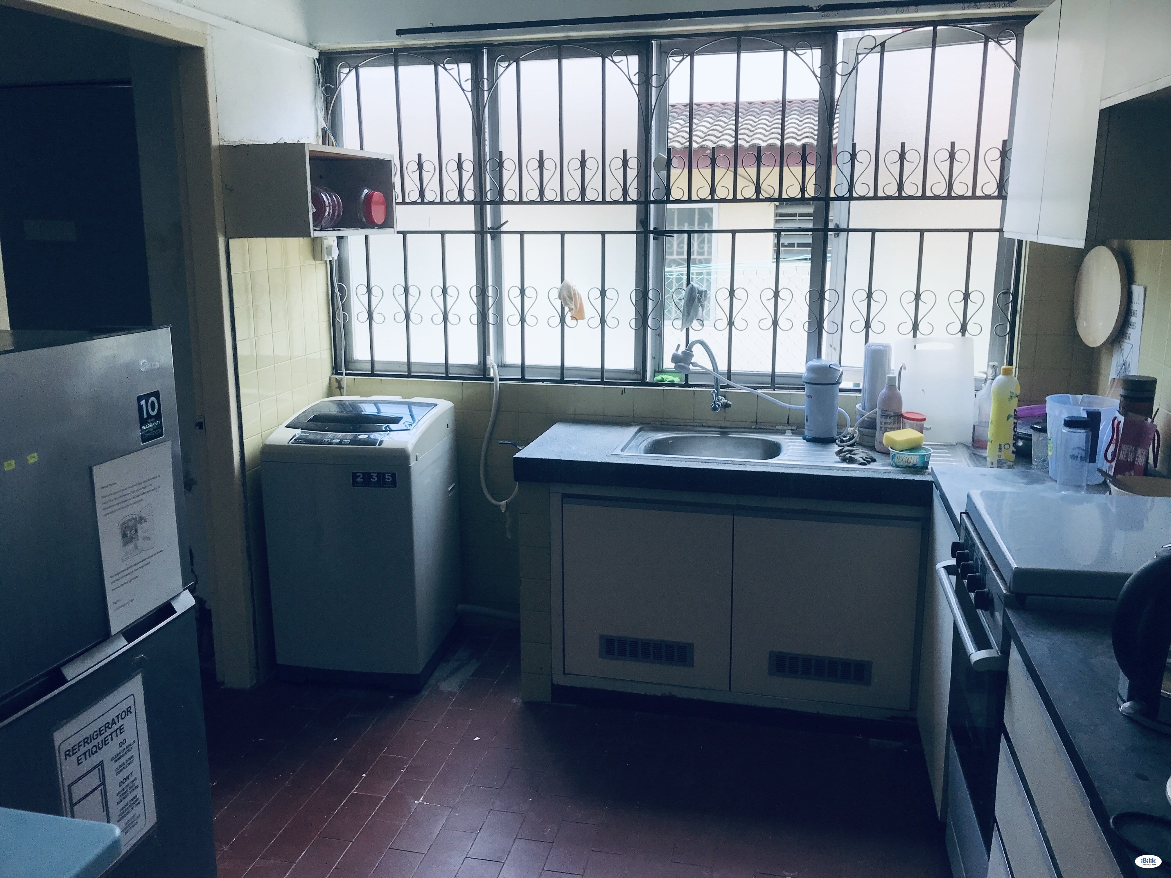 Zero % Deposit ! Comfy Middle Room at SS2, Petaling Jaya Easy Access LRT Station - Image 3