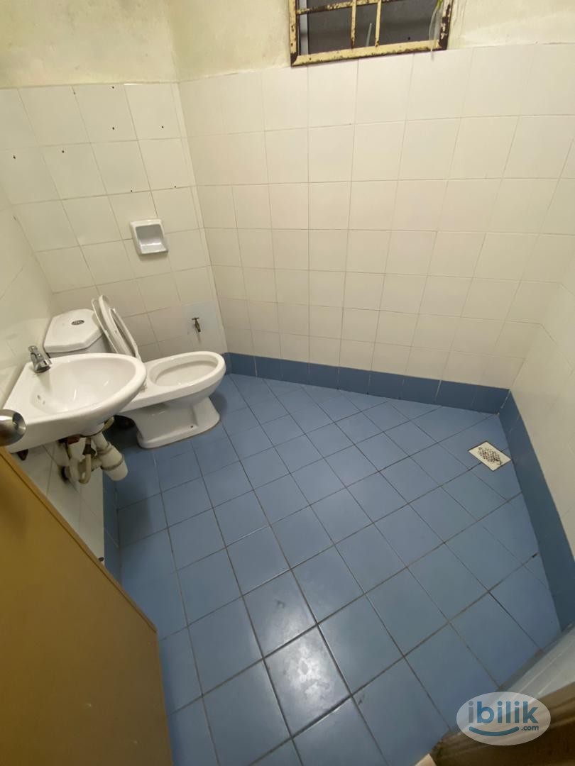 Middle Room at Melur Apartment, Sentul_FEMALE ONLY_LRT Sentul Timur_Immediate - Image 2