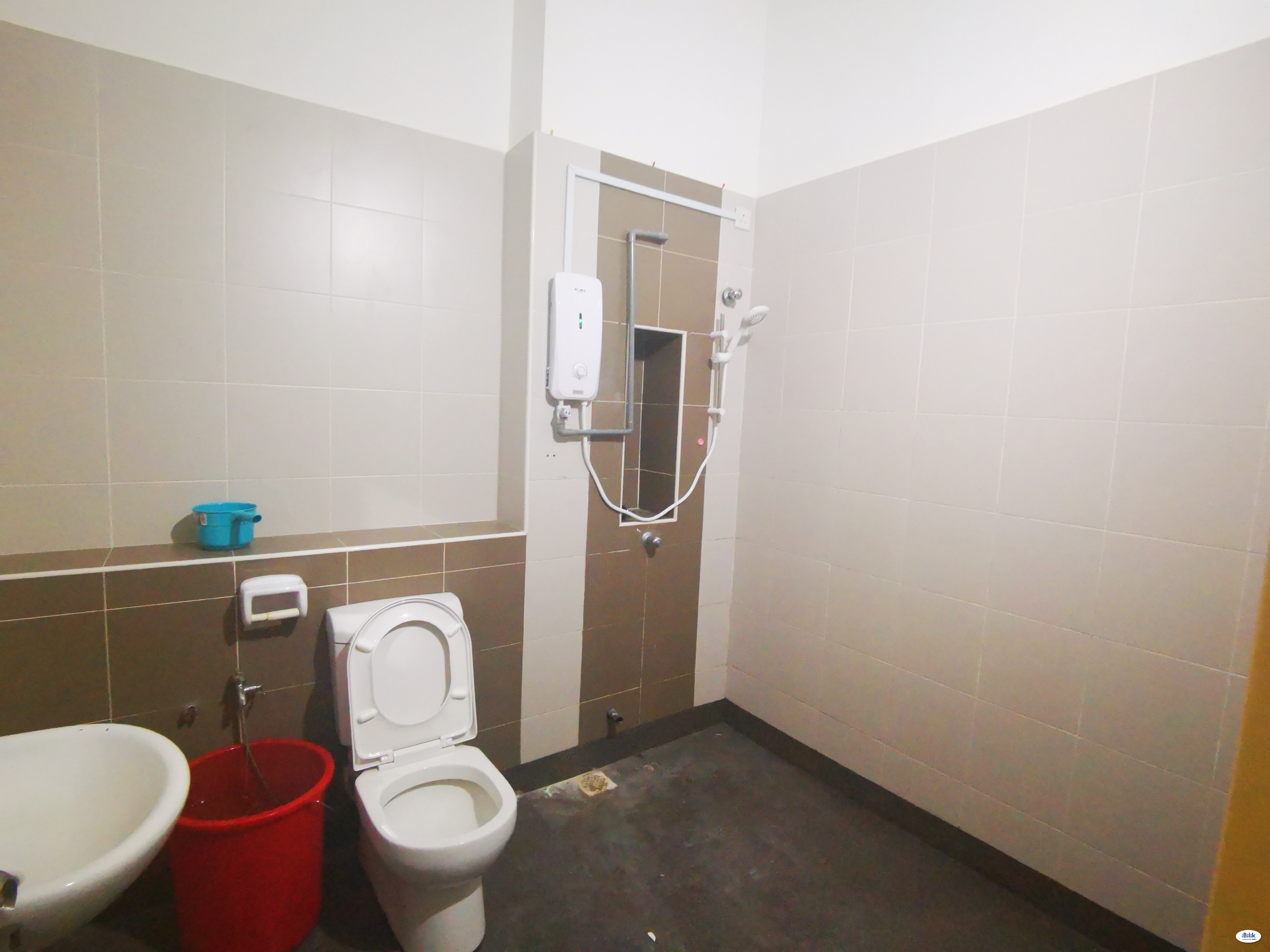 Middle Room at Setia Alam, Shah Alam - Image 3