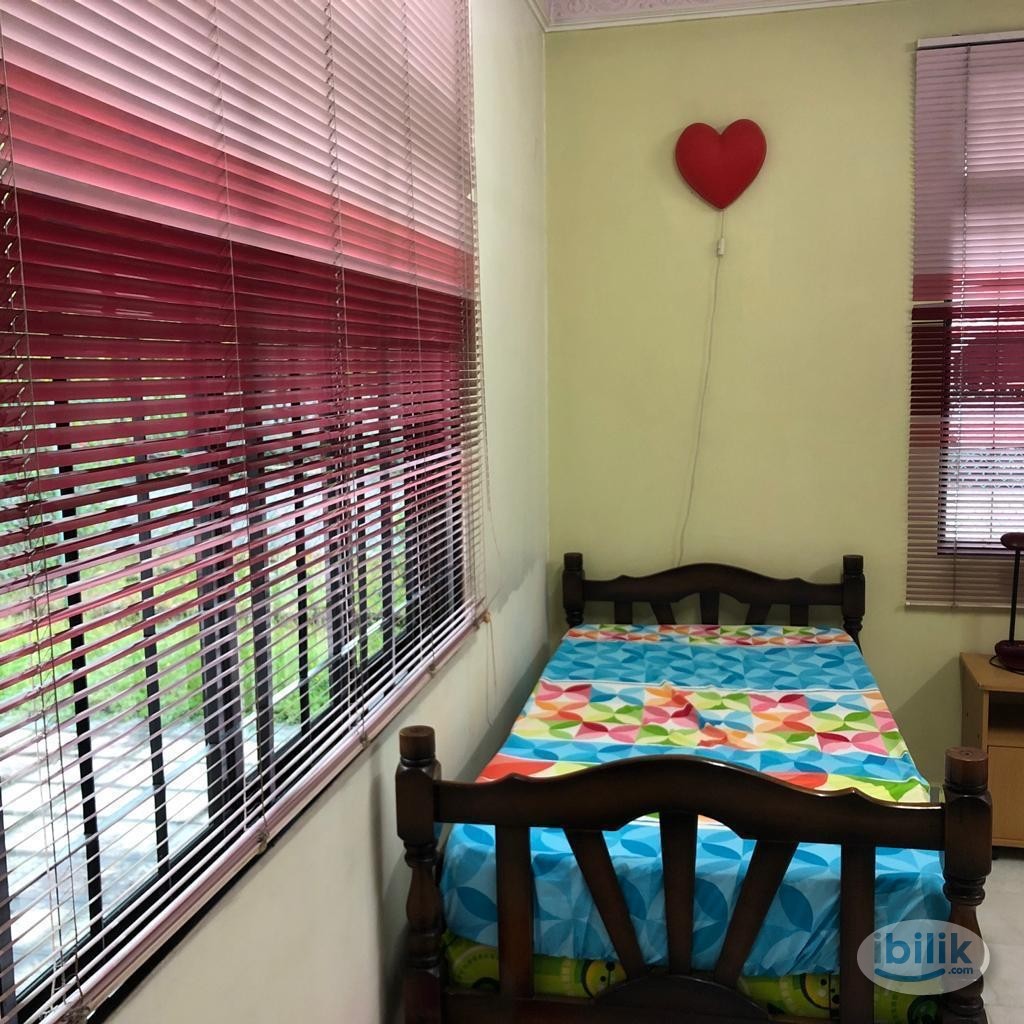 master bedroom, middle room for rasah jaya 15min to hospital - Image 5