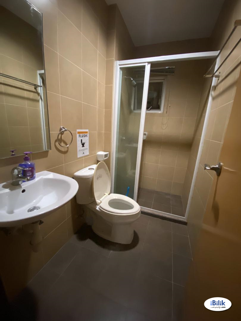 Middle room for rent at Taragon Puteri Yks KLCC area, near Hamspire Place, Megan Avenue 1 & 2, Intermark !!! - Image 5