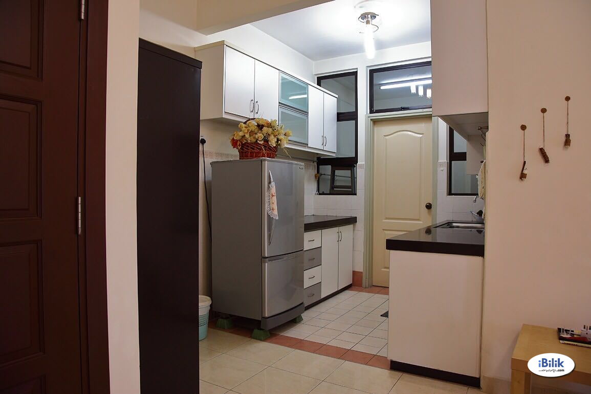 Master Room at Pelangi Utama, Bandar Utama - Image 1