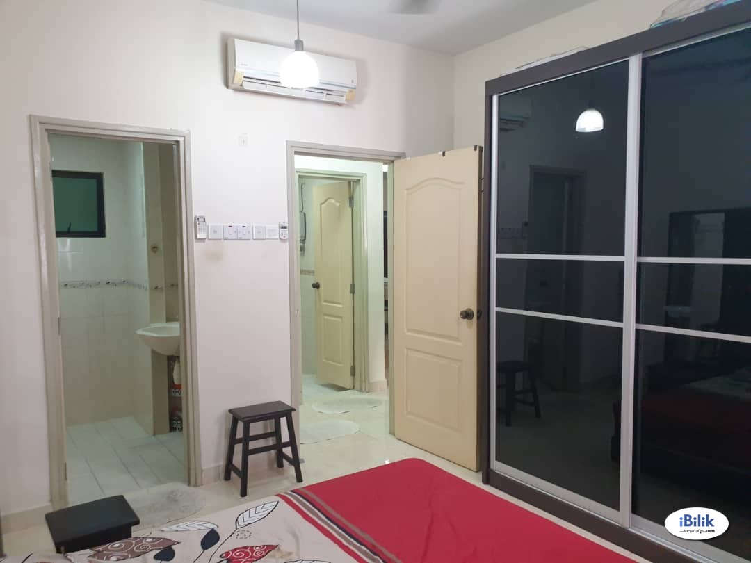 Master Room at Pelangi Utama, Bandar Utama - Image 4