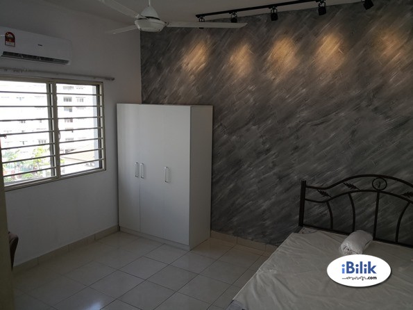 Medium Room at SuriaMas, Bandar Sunway - Image 1