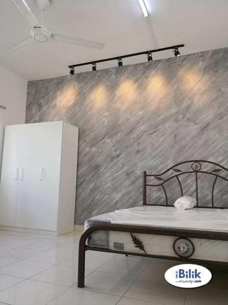 Medium Room at SuriaMas, Bandar Sunway - Image 2