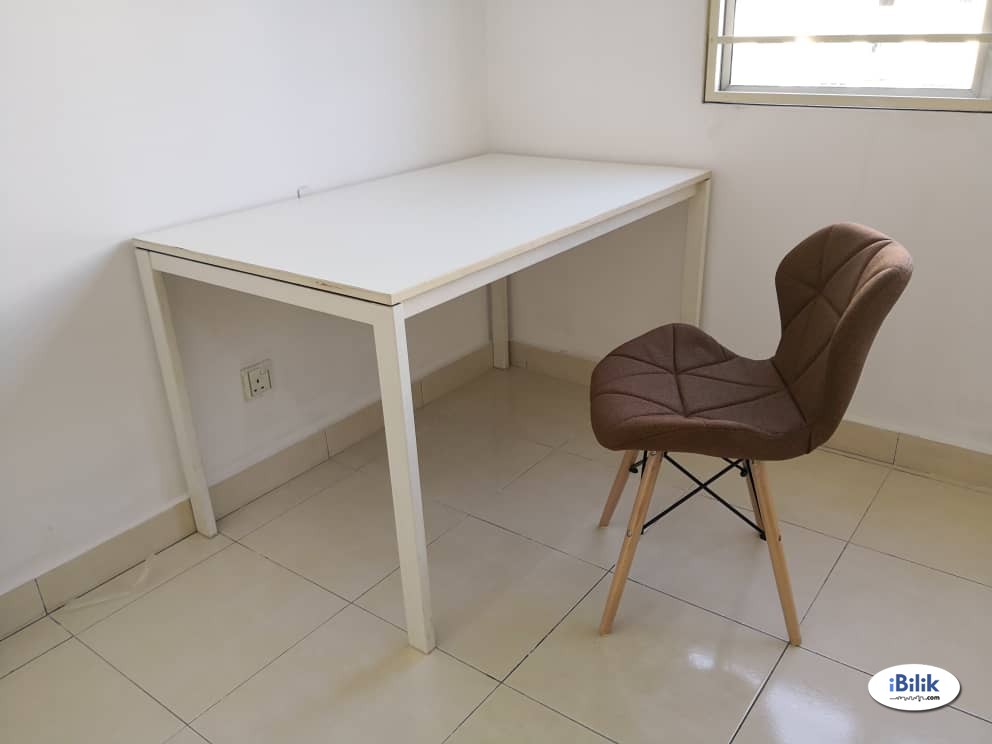 Medium Room at SuriaMas, Bandar Sunway - Image 3