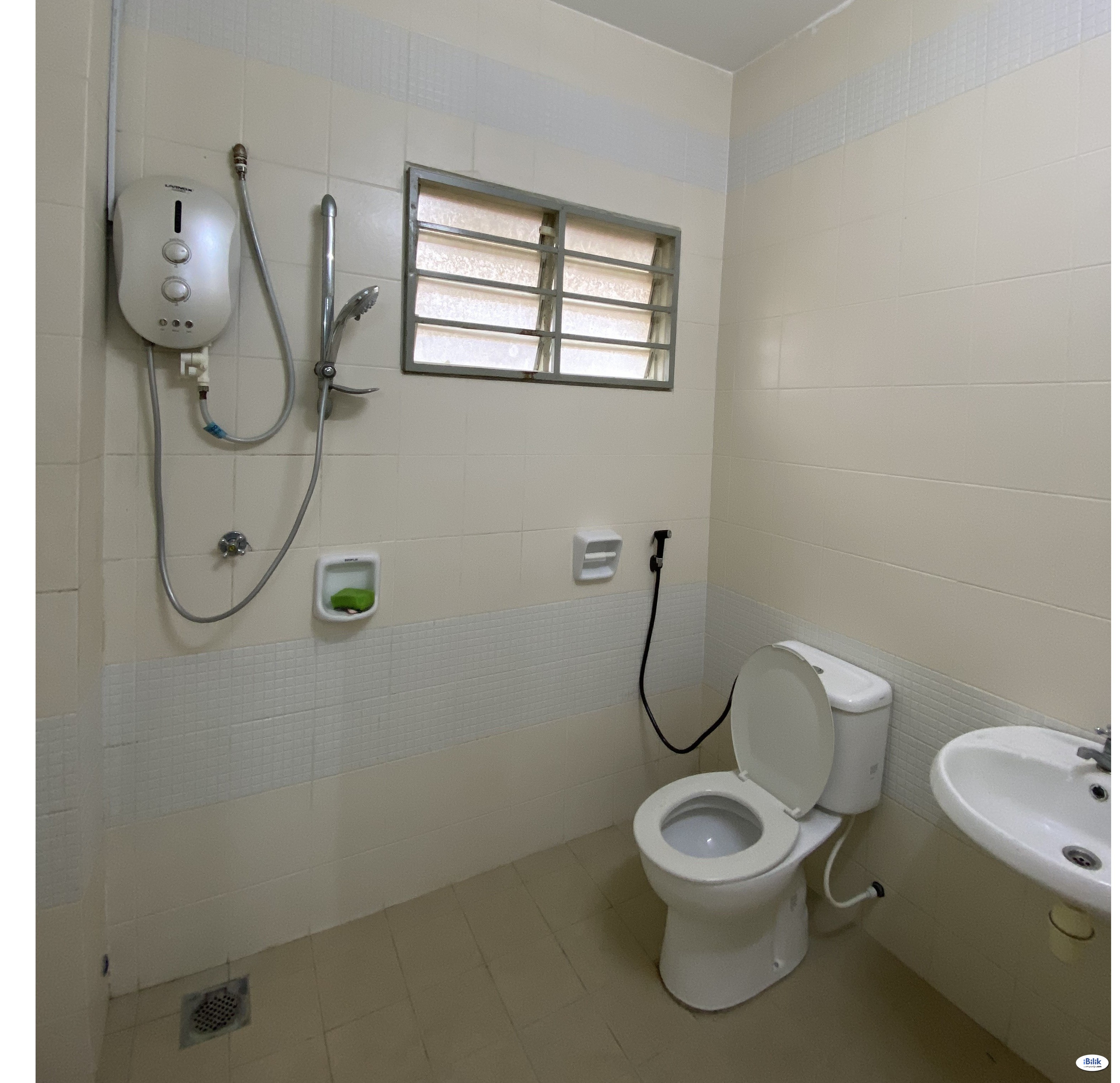 Middle Room at TTDI, Kuala Lumpur Near MRT Station | Glomac TTDI | Damansara Jaya - Image 3