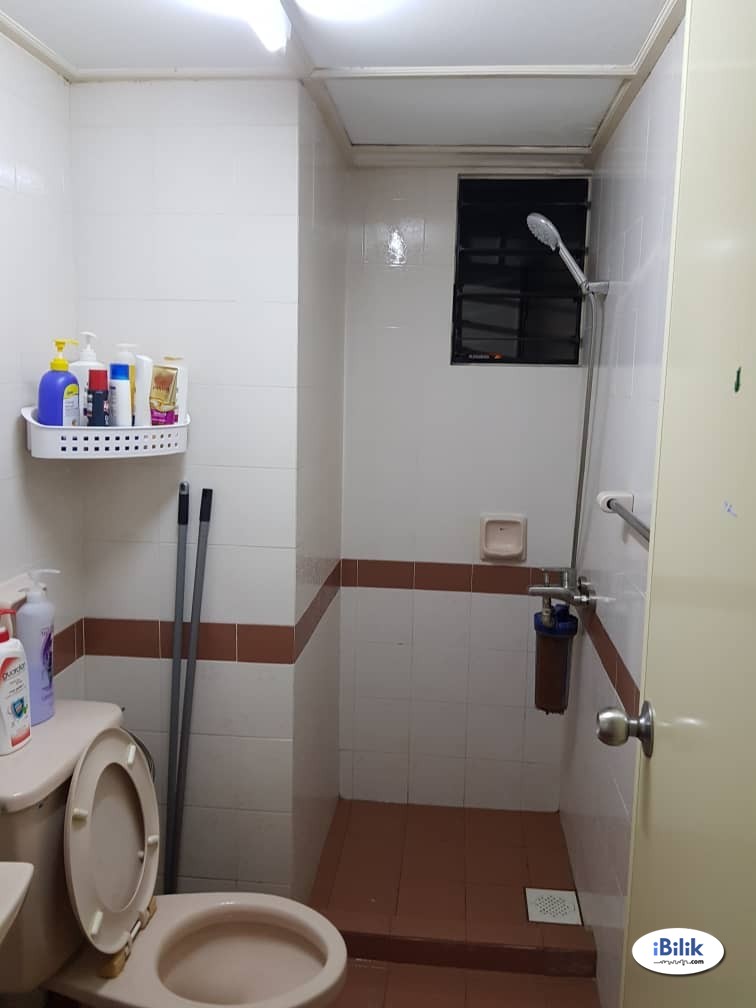 Middle Room at One Ampang Avenue, Ampang - Image 3