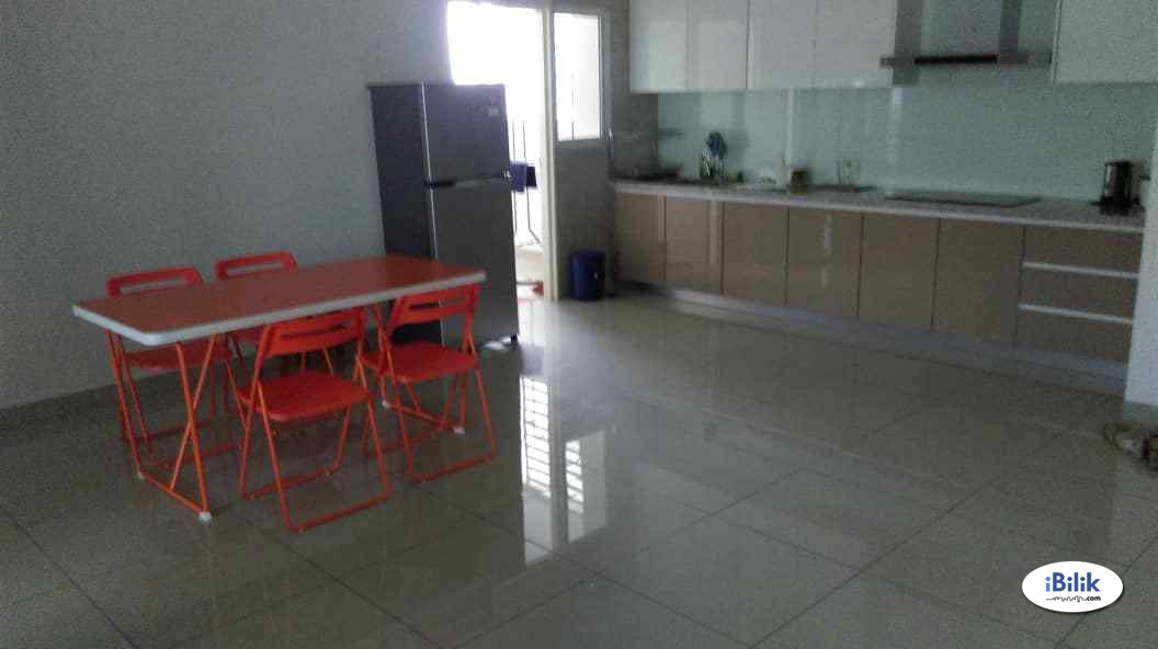 Middle Room at Medalla @ Oasis Corporate Park, Oasis Damansara - Image 4