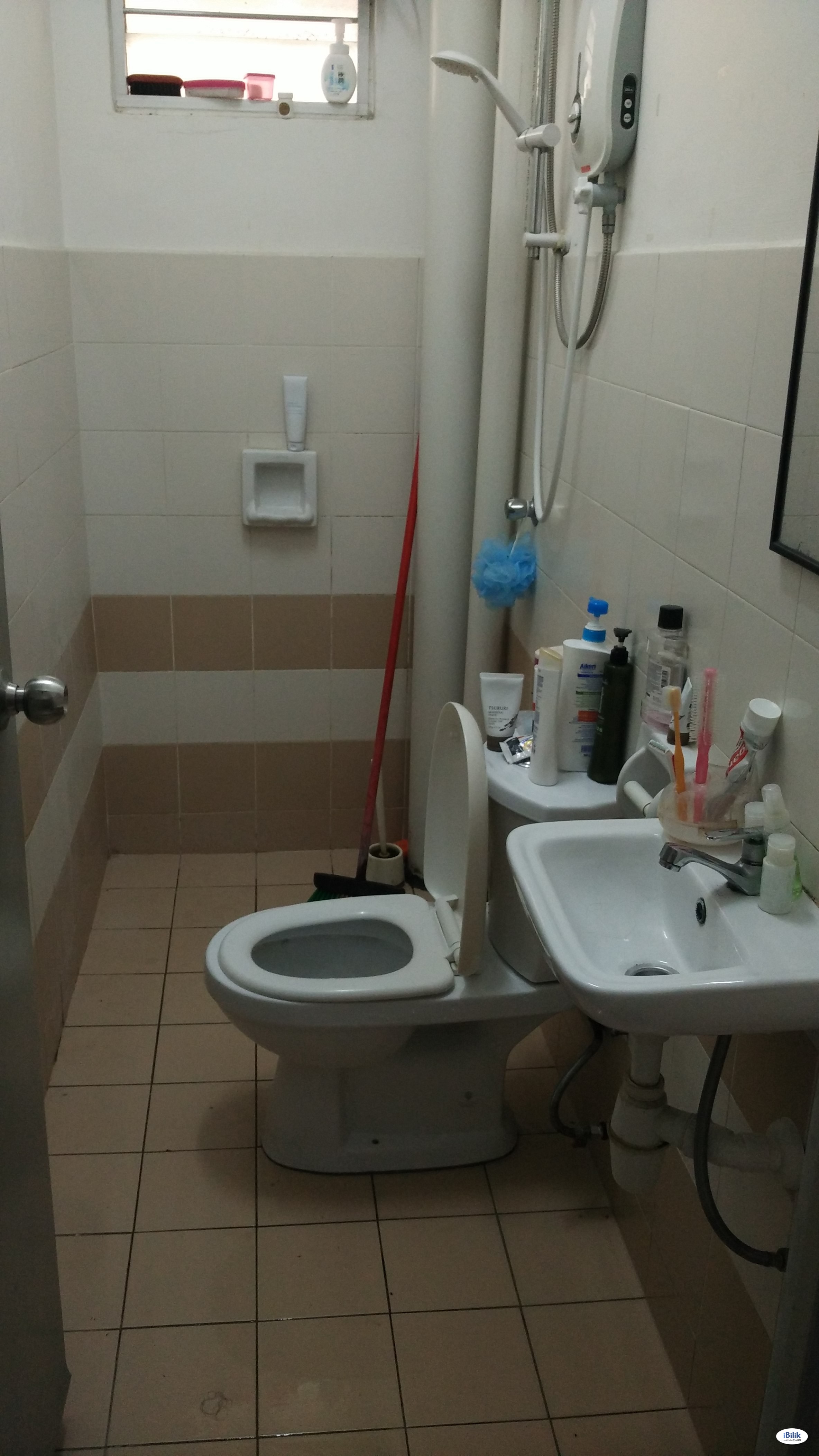 Single Room at Residensi Laguna, Bandar Sunway - Image 4