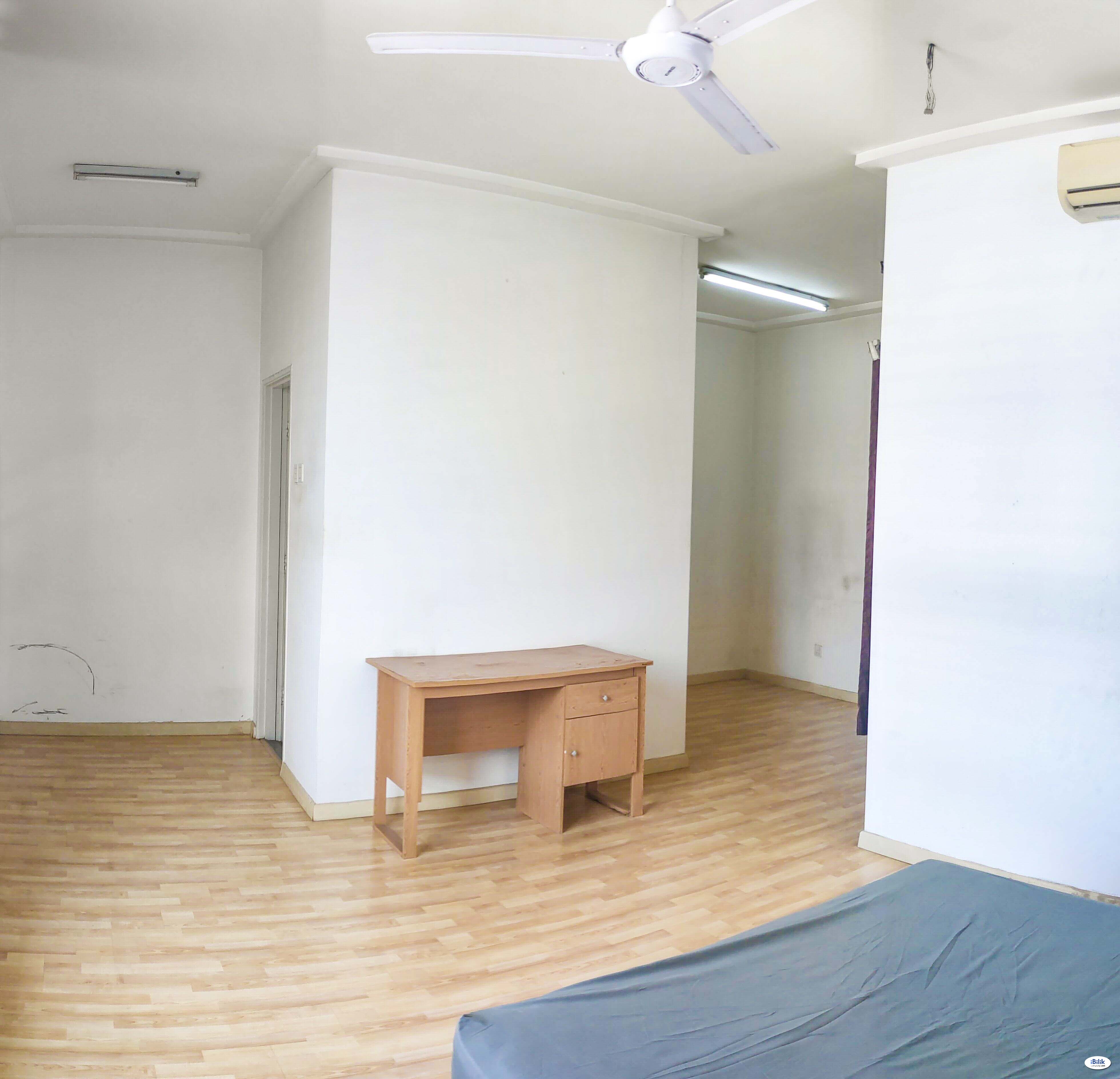 Master Room at Bandar Bukit Raja, Klang - Image 2