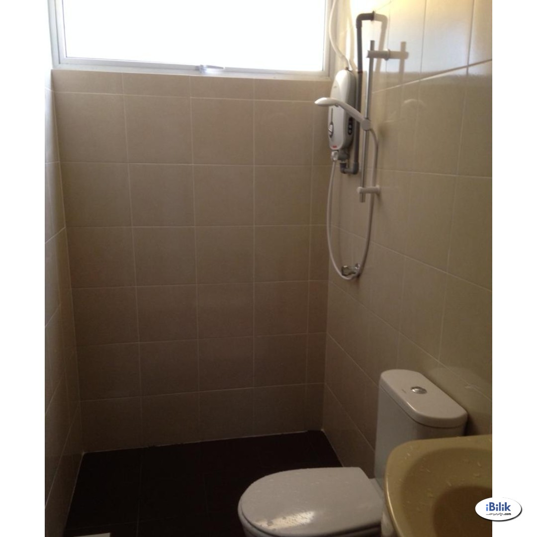 Master Room at Platinum Lake PV20, Setapak - Image 4