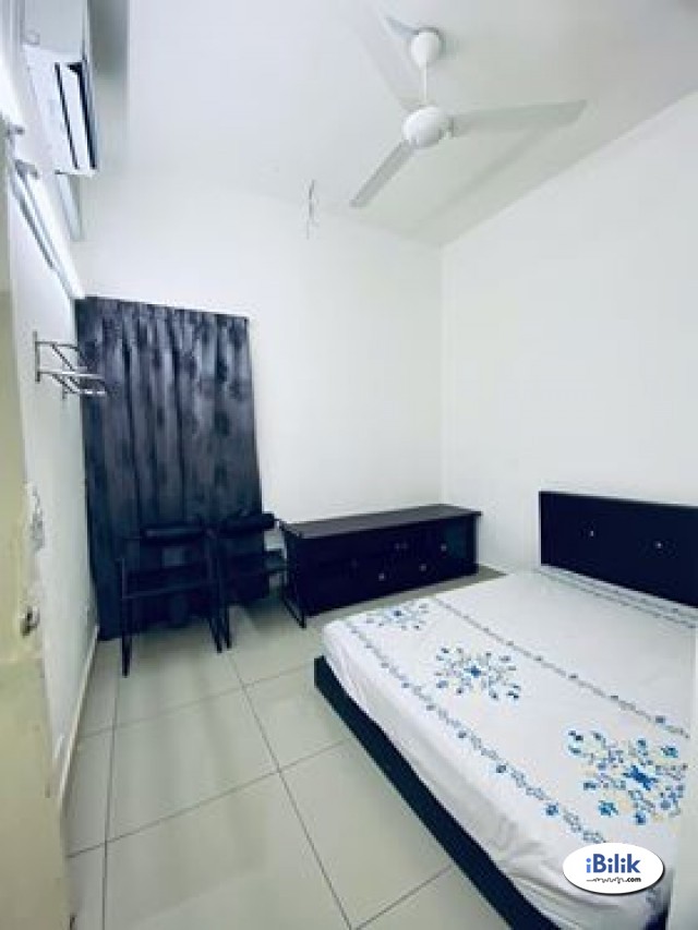 1 Middle Room 1 Private Bathroom - Image 3