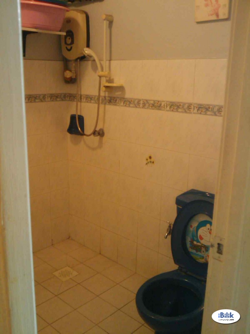 Middle Room at Kelana D'Putera, Kelana Jaya - Image 2