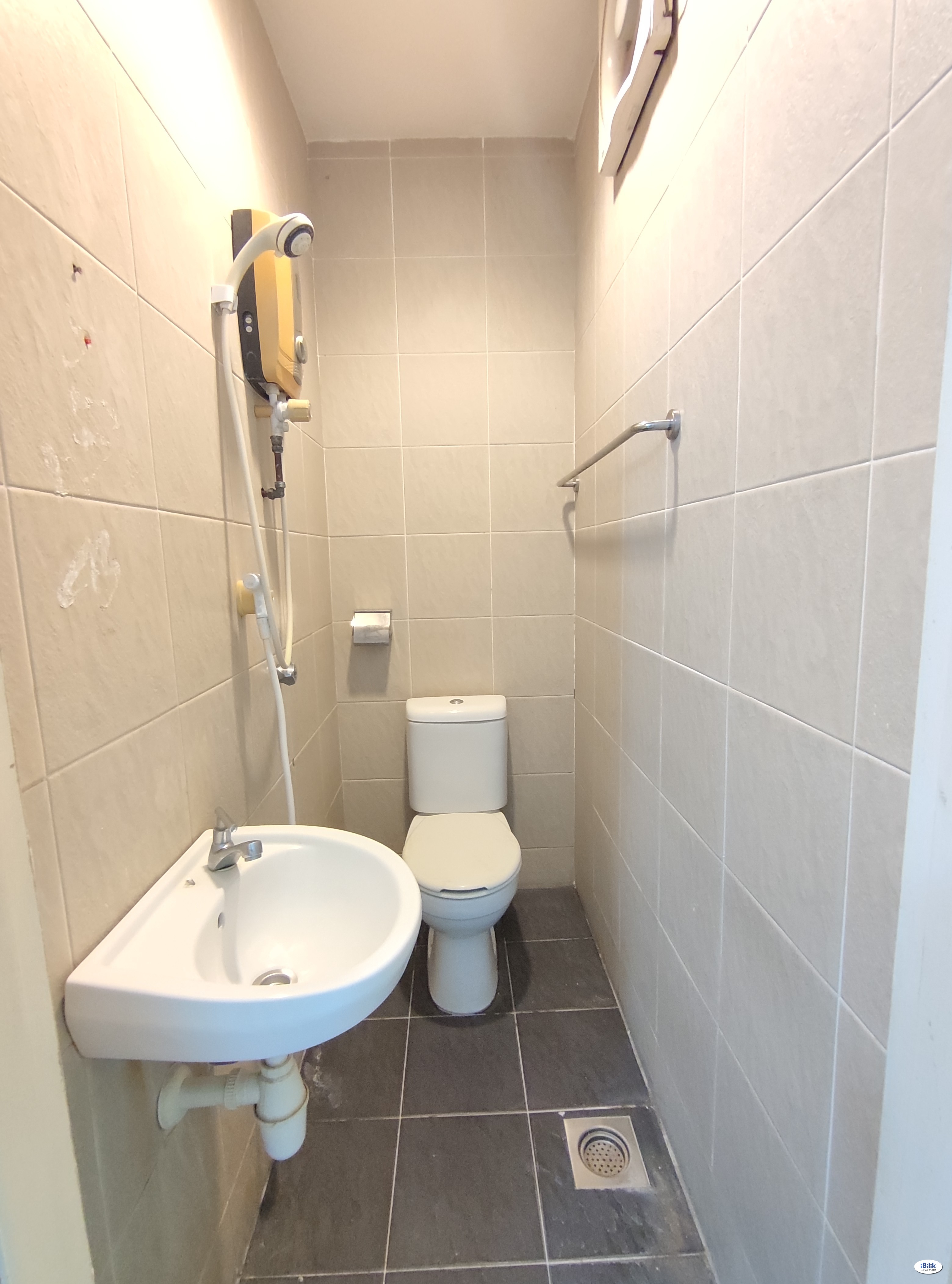 Premium Hostel unit Single Room at TTDI, Kuala Lumpur 🎊 - Image 4