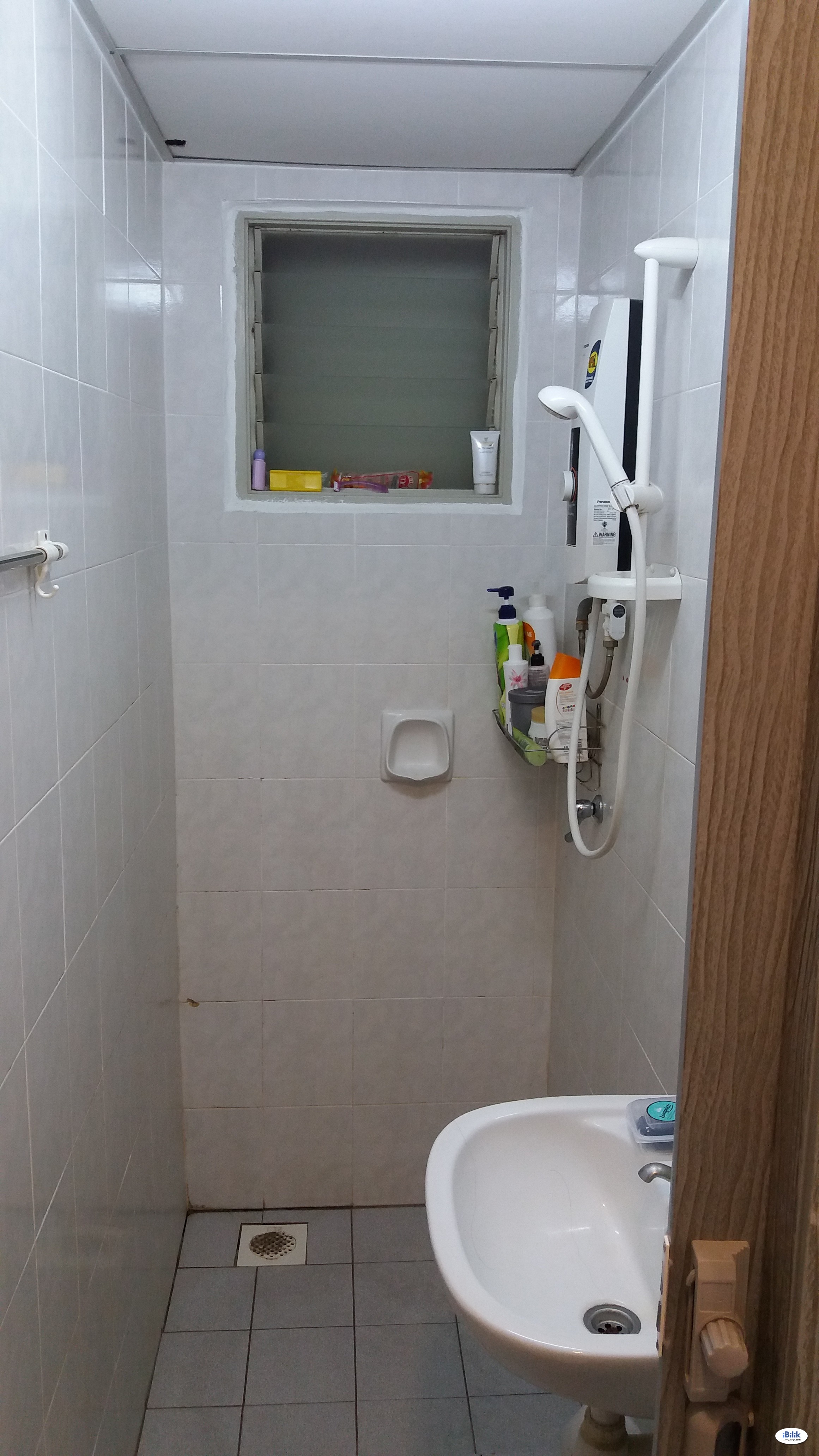 Middle Room at Jln Van Praagh, Jelutong, Penang - Image 3